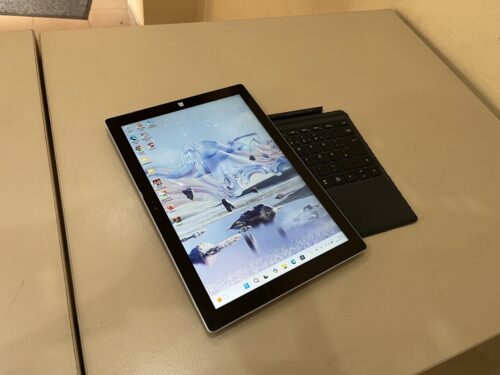 Microsoft Surface PRO 3 | 12col 2K TOUCH | Intel core i5-4300 | 8gb DDR4 ram | 256gb ssd | win11